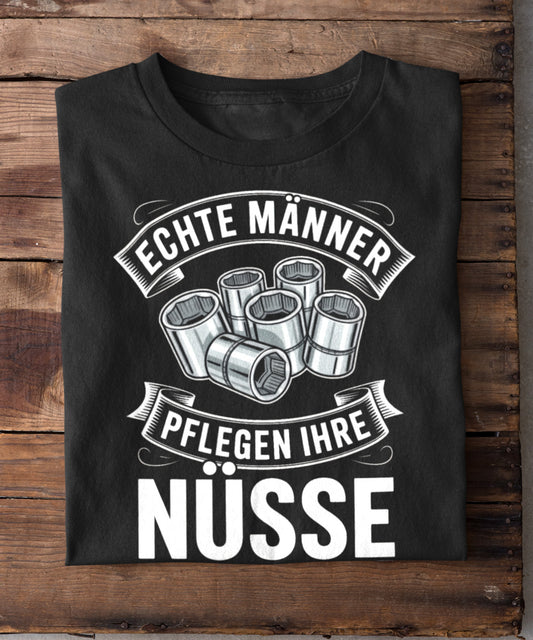 Echte Männer pflegen ihre Nüsse